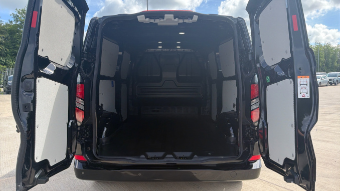 Ford Transit Custom 320 L2 Diesel Fwd 2.0 EcoBlue 136ps H1 Van Limited - Image 12